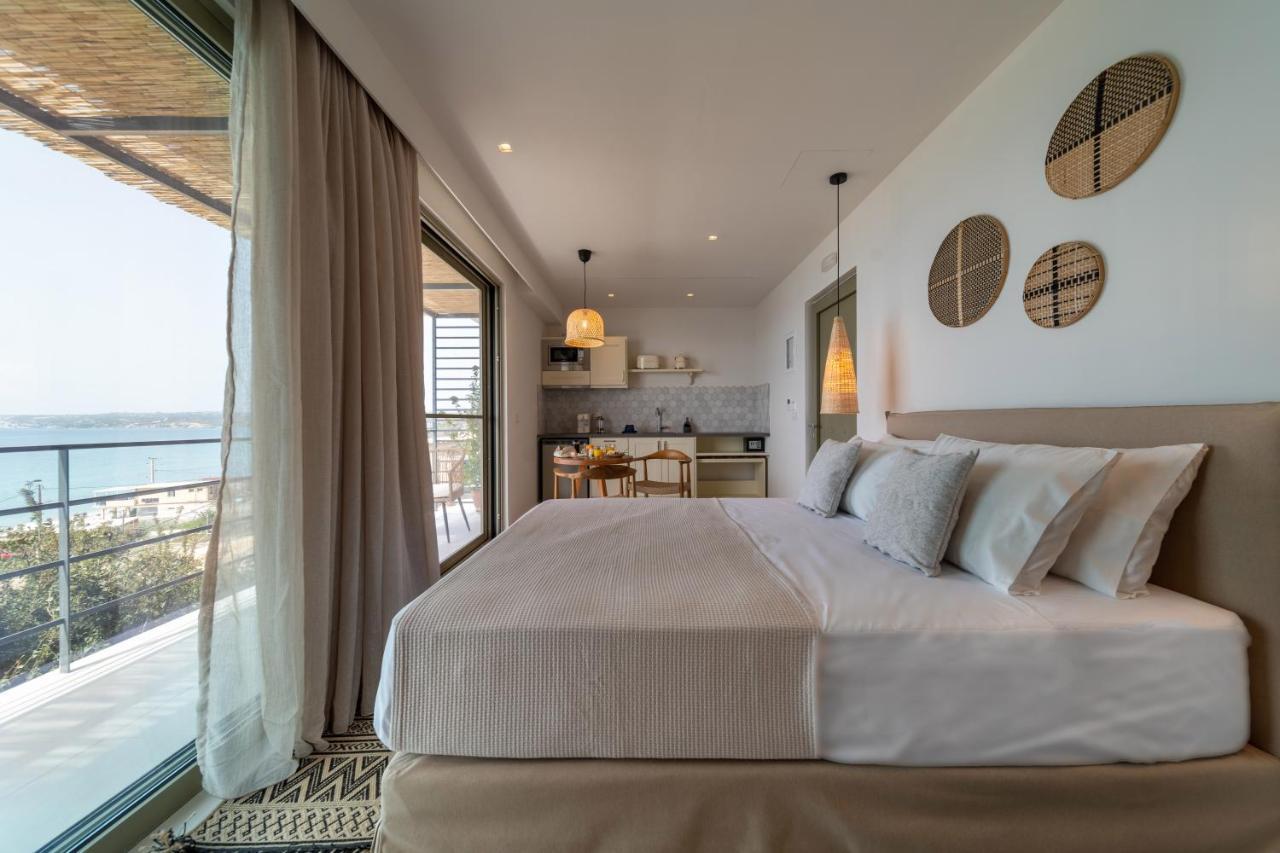 Thea Beachfront Suites In Lourdas Beach Lourdata  Luaran gambar
