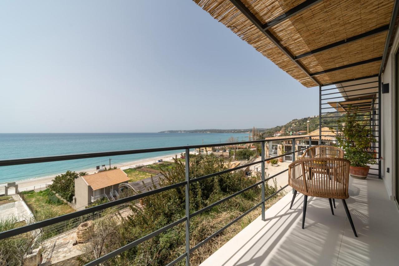 Thea Beachfront Suites In Lourdas Beach Lourdata  Luaran gambar