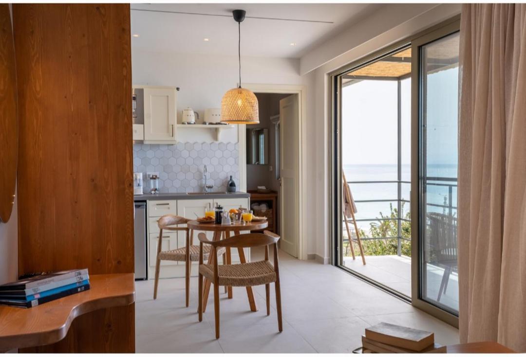 Thea Beachfront Suites In Lourdas Beach Lourdata  Luaran gambar